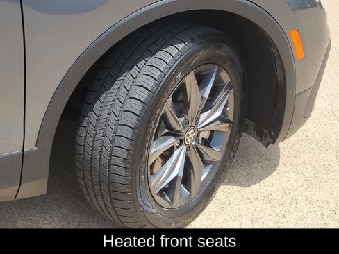 Used 2022 Volkswagen Tiguan SE w/ Panoramic Sunroof Package FWD image 7