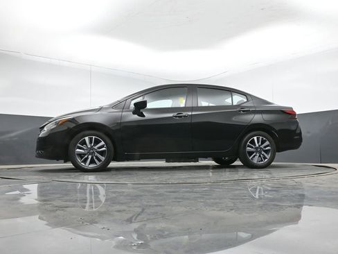 Used 2025 Nissan Versa SV image 34