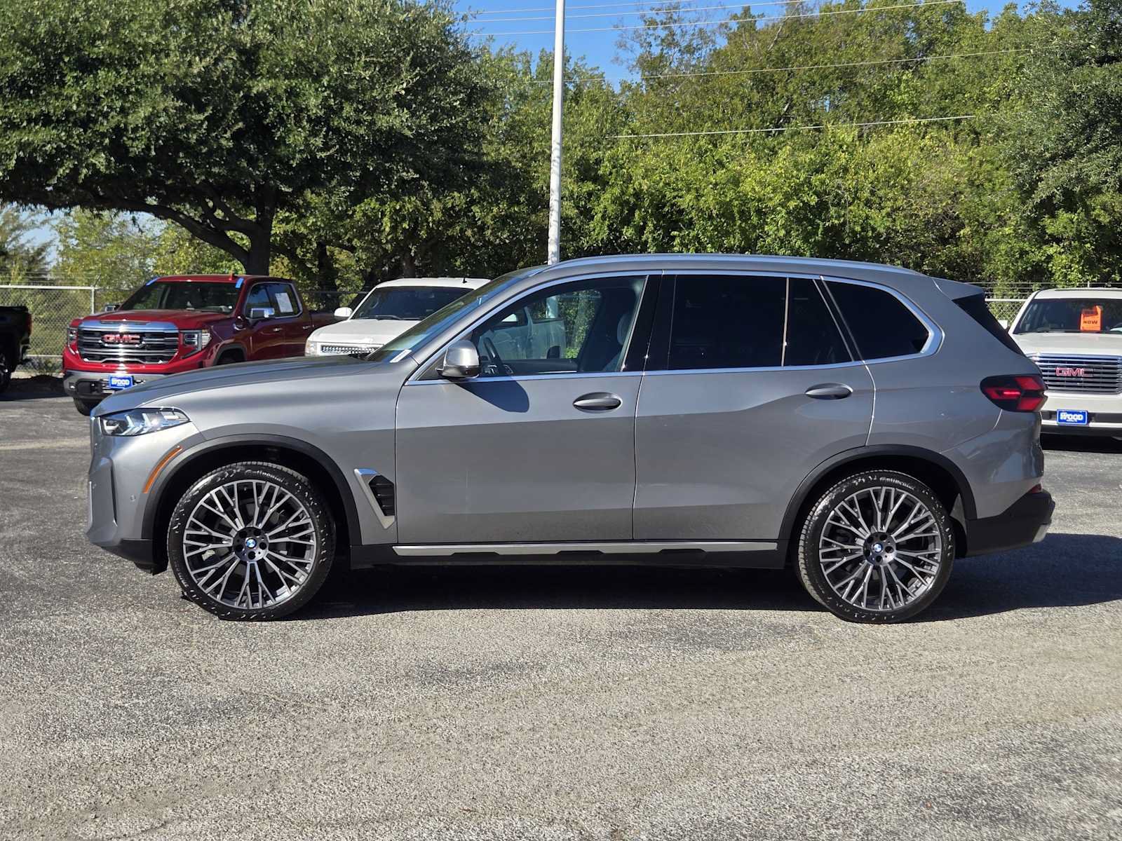 Used 2024 BMW X5 sDrive40i w/ Premium Package RWD image 4