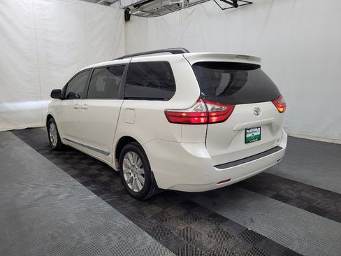 Used 2017 Toyota Sienna XLE w/ XLE Navigation Package AWD/4WD image 5