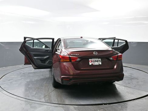 Used 2024 Nissan Altima 2.5 SV image 57