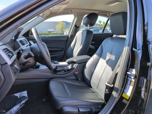 Used 2018 BMW 320i Sedan image 16