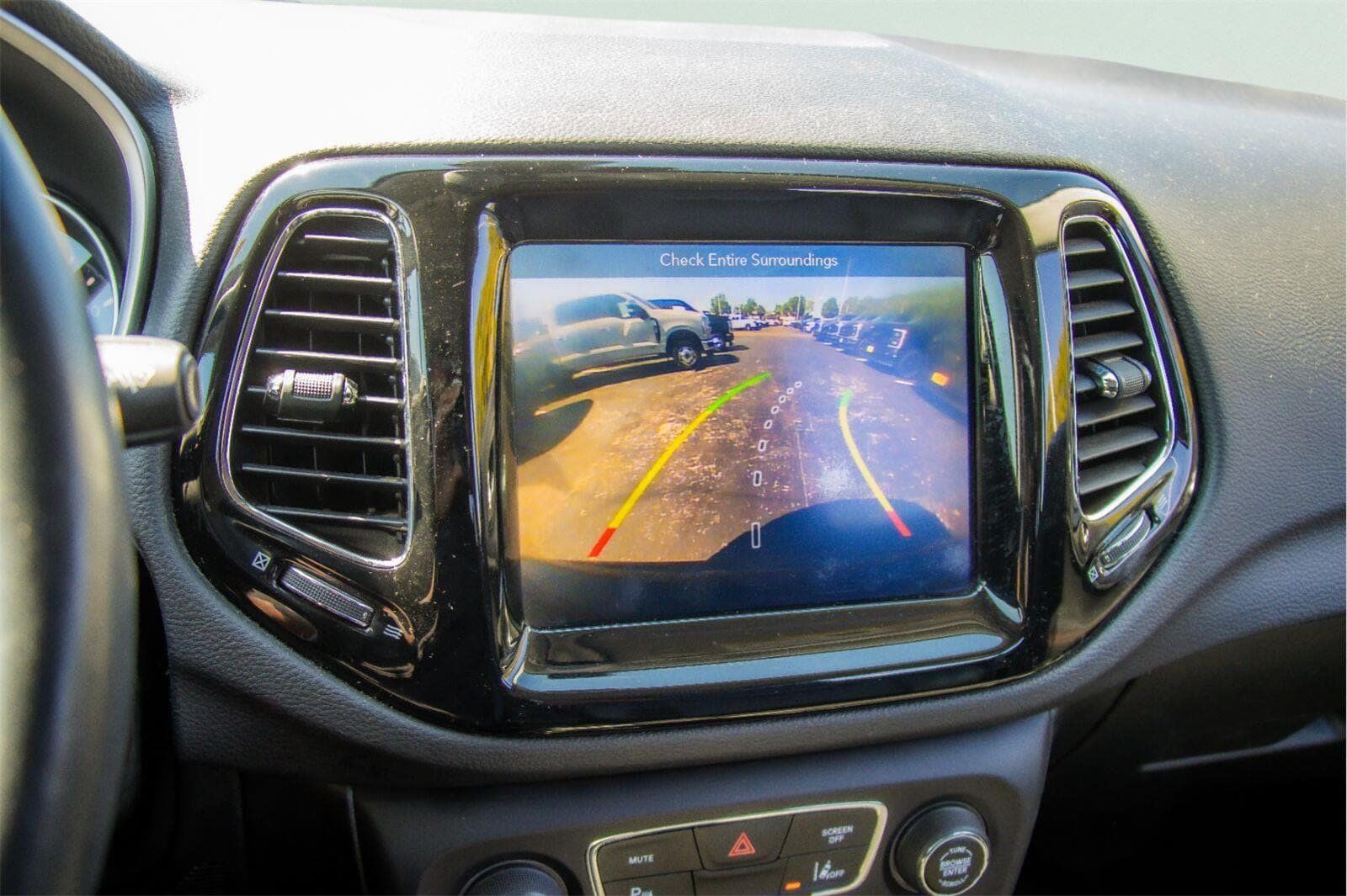 Used 2018 Jeep Compass Limited w/ Navigation Group FWD image 13