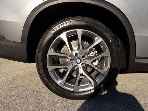 New 2025 BMW X5 xDrive40i image 11