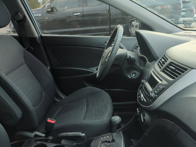 Used 2017 Hyundai Accent SE FWD image 7