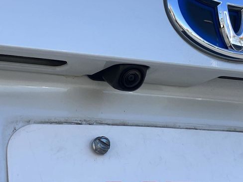 Used 2022 Toyota RAV4 XLE Premium image 11