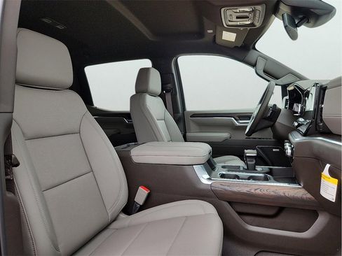 New 2025 GMC Sierra 1500 SLT image 19