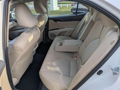 Used 2022 Toyota Camry LE image 18