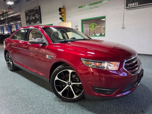 Used 2015 Ford Taurus Limited w/ Equipment Group 301A AWD/4WD image 14