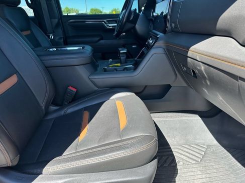 Used 2022 GMC Sierra 1500 AT4 w/ AT4 Premium Package AWD/4WD image 15
