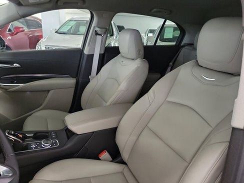 Certified 2023 Cadillac XT4 Luxury image 11