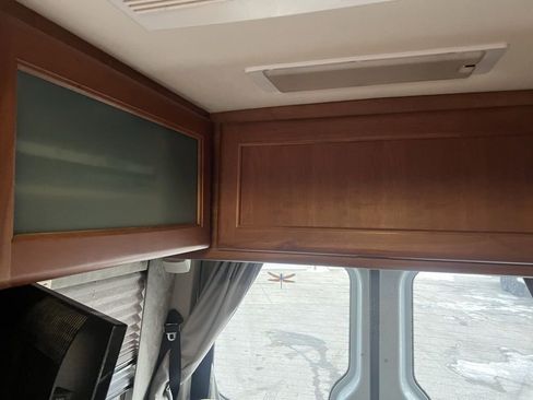 Used 2008 Dodge Sprinter 2500 w/ Trailer Tow Group image 27