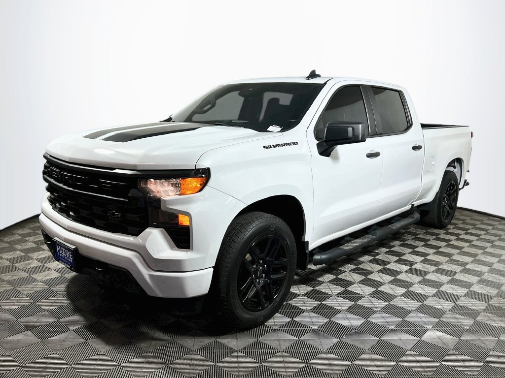 Used 2022 Chevrolet Silverado 1500 Custom w/ Rally Edition AWD/4WD image 3