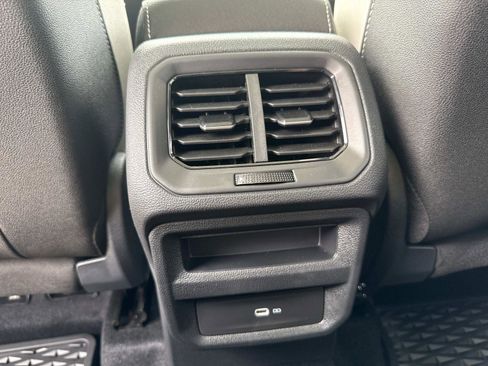 New 2025 Volkswagen Taos SE image 12