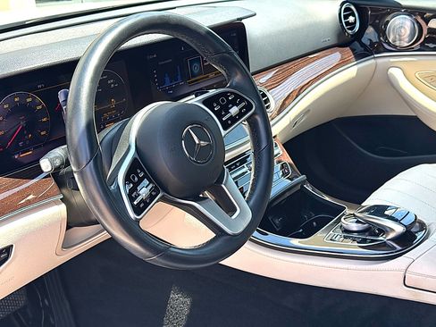 Used 2020 Mercedes-Benz E 350 Sedan image 5