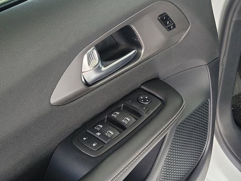 New 2026 Chrysler Pacifica Select FWD image 15