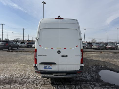 Used 2020 Mercedes-Benz Sprinter 2500 image 5