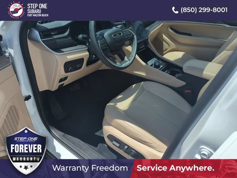 Used 2023 Jeep Grand Cherokee L Limited w/ Luxury Tech Group II AWD/4WD image 11