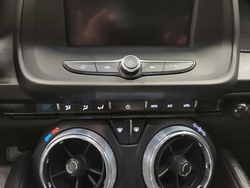 Used 2020 Chevrolet Camaro LT w/ Black Appearance Package RWD image 38
