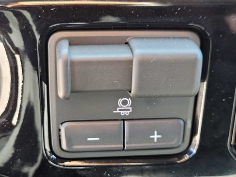 New 2026 GMC Sierra 1500 Elevation w/ Elevation Select Package AWD/4WD image 17