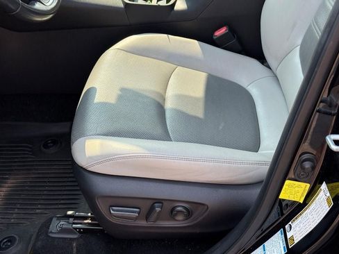 Used 2019 Toyota RAV4 Limited w/ Advanced Technology Package AWD/4WD image 17