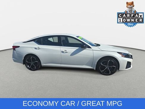 Used 2023 Nissan Altima 2.5 SR FWD image 4