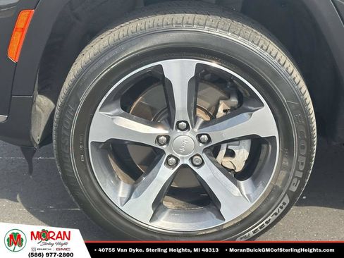 Used 2023 Jeep Grand Cherokee L Limited AWD/4WD image 8