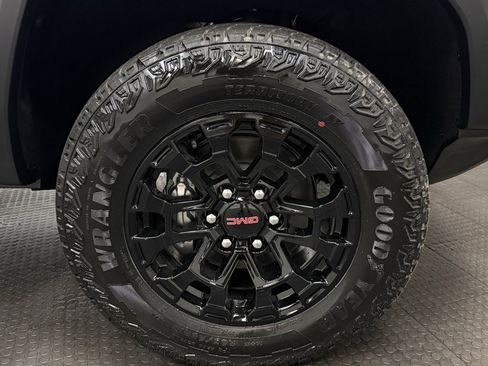 New 2026 GMC Canyon Elevation w/ Convenience Package image 13