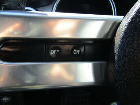 Used 2006 Ford Mustang GT RWD image 28