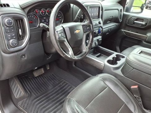 Used 2020 Chevrolet Silverado 2500 LTZ w/ LTZ Convenience Package AWD/4WD image 12