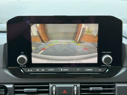 Used 2025 Nissan Pathfinder S FWD image 24