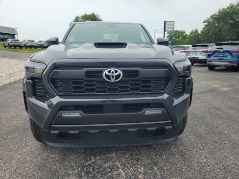 Used 2024 Toyota Tacoma TRD Sport AWD/4WD image 8