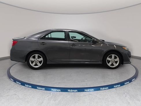 Used 2014 Toyota Camry SE FWD image 5