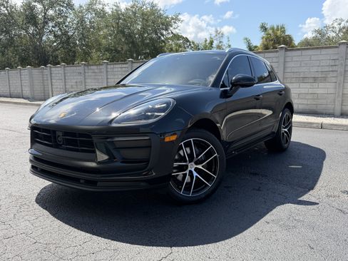 Certified 2024 Porsche Macan AWD/4WD image 1