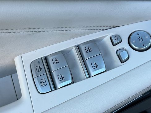 Used 2020 BMW X7 xDrive40i w/ Premium Package image 13