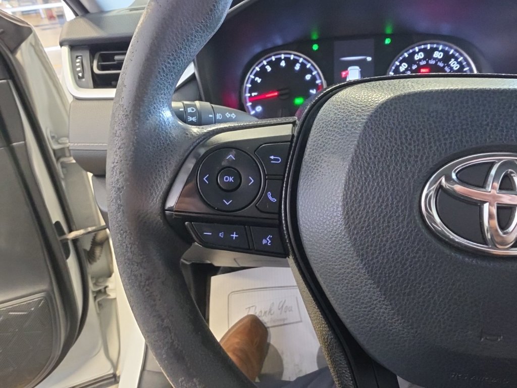Used 2021 Toyota RAV4 XLE AWD/4WD image 17