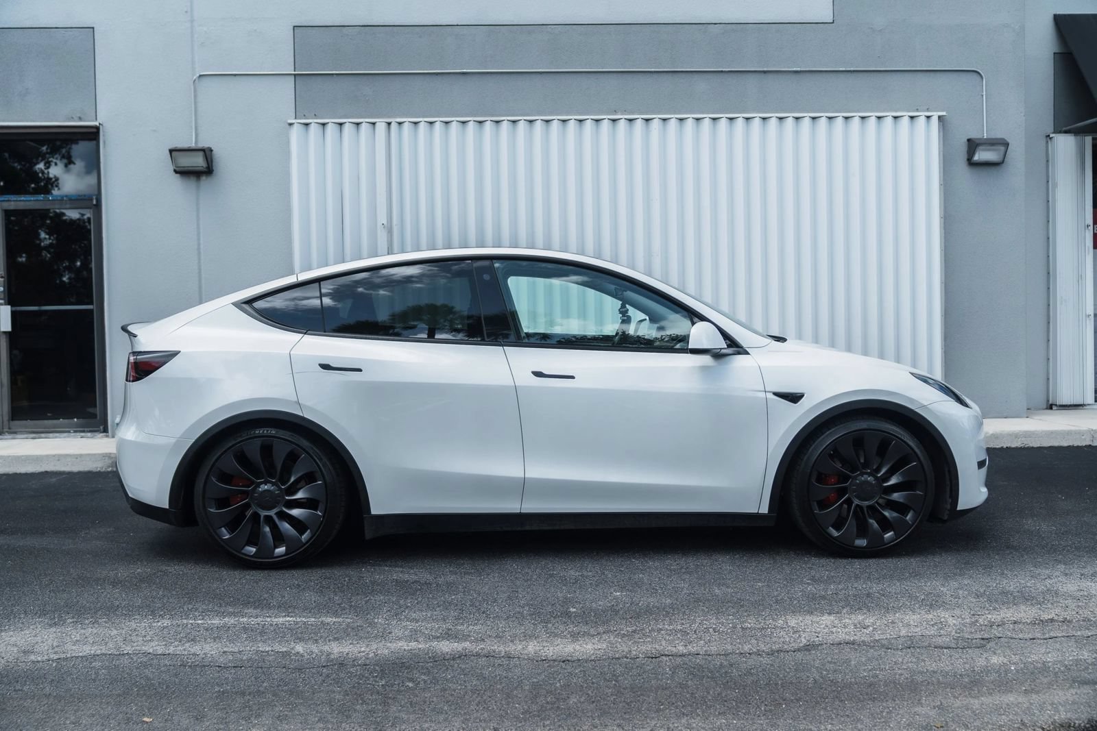 Used 2023 Tesla Model Y Performance AWD/4WD image 5
