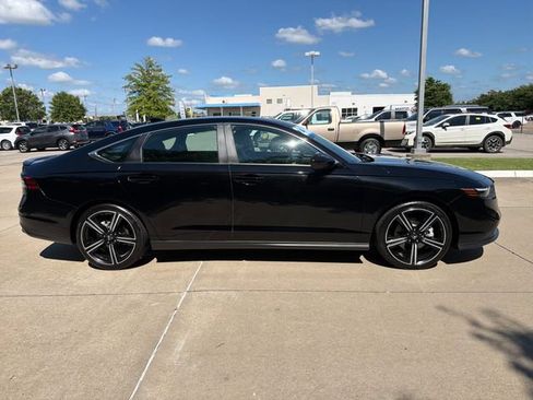 Used 2023 Honda Accord Sport image 6