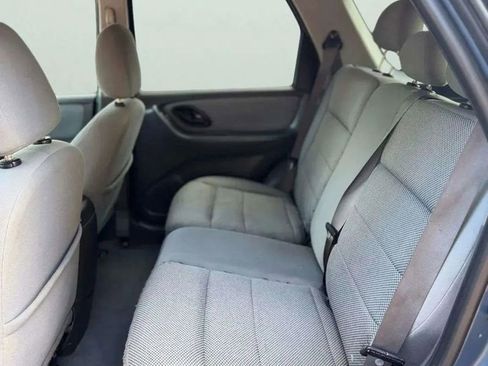 Used 2005 Ford Escape XLT image 15