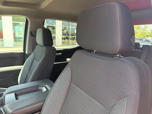 Used 2022 Chevrolet Silverado 1500 LT AWD/4WD image 8