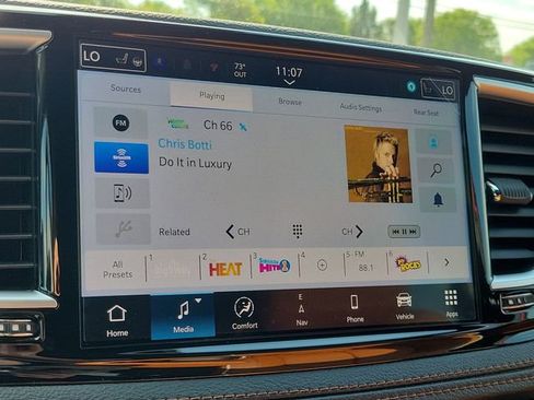 New 2026 Chrysler Pacifica Pinnacle image 23
