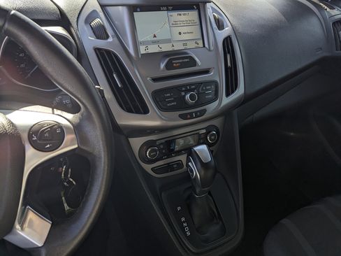 Used 2018 Ford Transit Connect XLT image 11