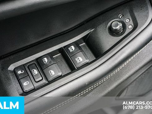 Used 2025 Jeep Grand Cherokee Altitude AWD/4WD image 47