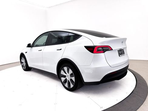 Used 2021 Tesla Model Y Long Range AWD/4WD image 16