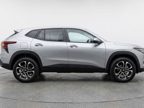 Used 2025 Chevrolet TrailBlazer LT image 11