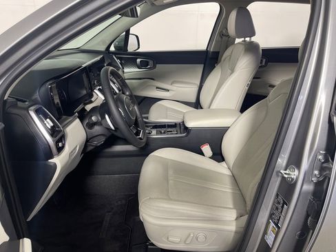 Used 2023 Kia Sorento EX image 12