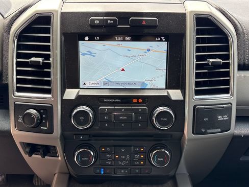 Used 2018 Ford F250 Lariat w/ Lariat Value Package AWD/4WD image 18