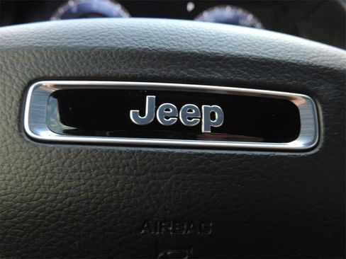 Used 2025 Jeep Grand Cherokee L Altitude image 25