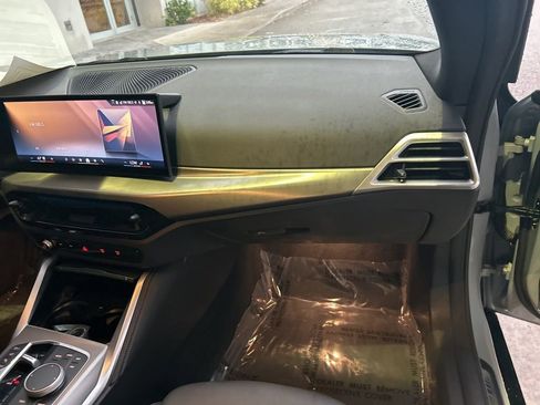 Used 2025 BMW i4 eDrive40 image 22