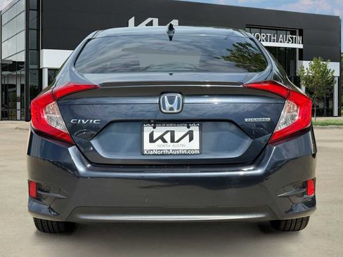 Used 2017 Honda Civic Touring image 9